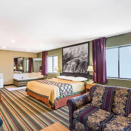 Super 8 By Wyndham Chanute Esterno foto
