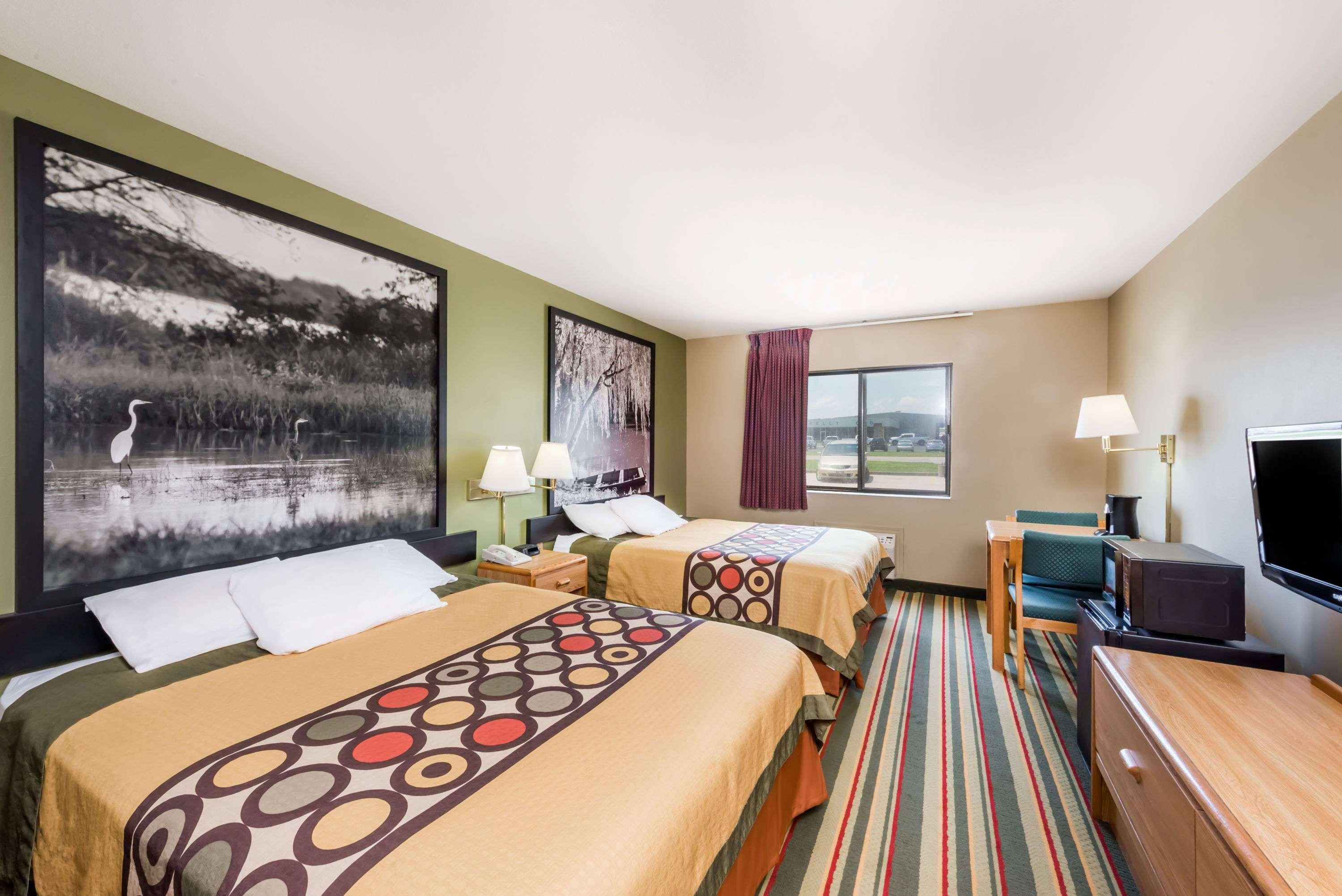 Super 8 By Wyndham Chanute Esterno foto