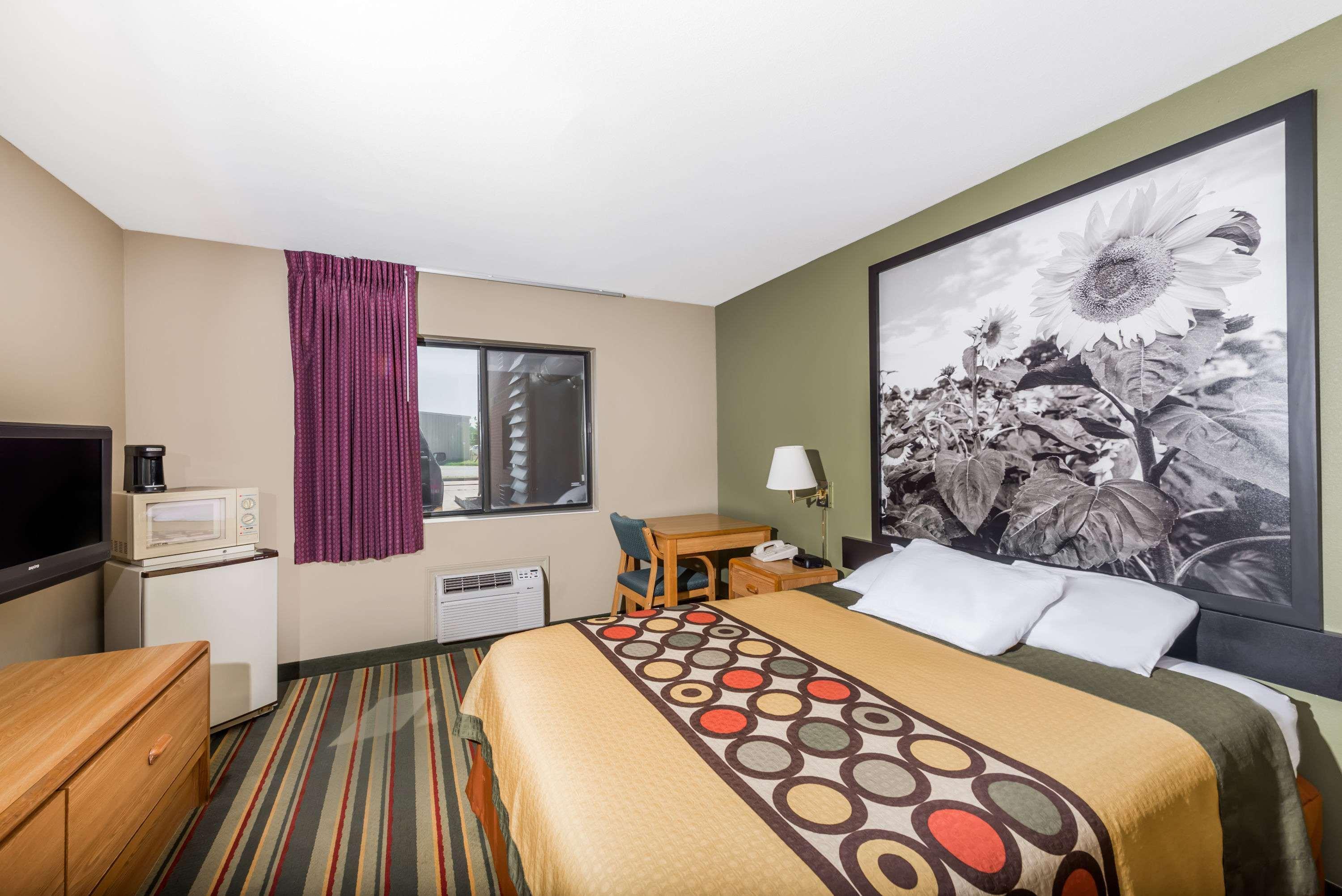 Super 8 By Wyndham Chanute Esterno foto