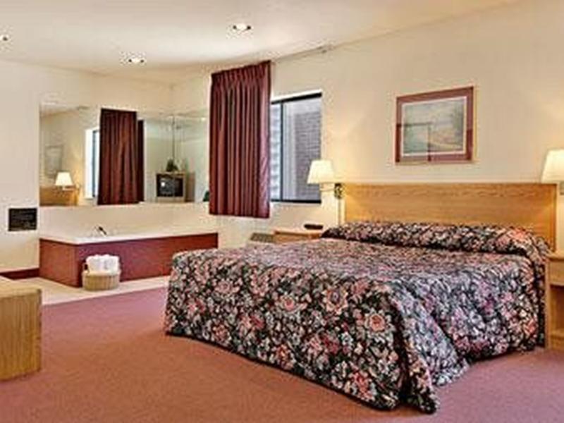 Super 8 By Wyndham Chanute Esterno foto